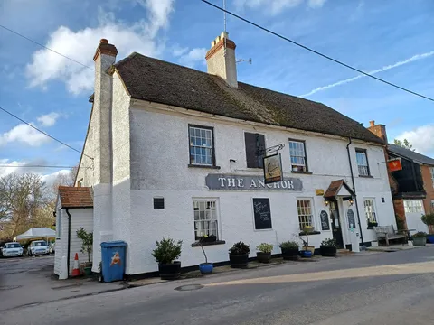 The Anchor Inn, a white-painted pub on The Street in North Warnborough